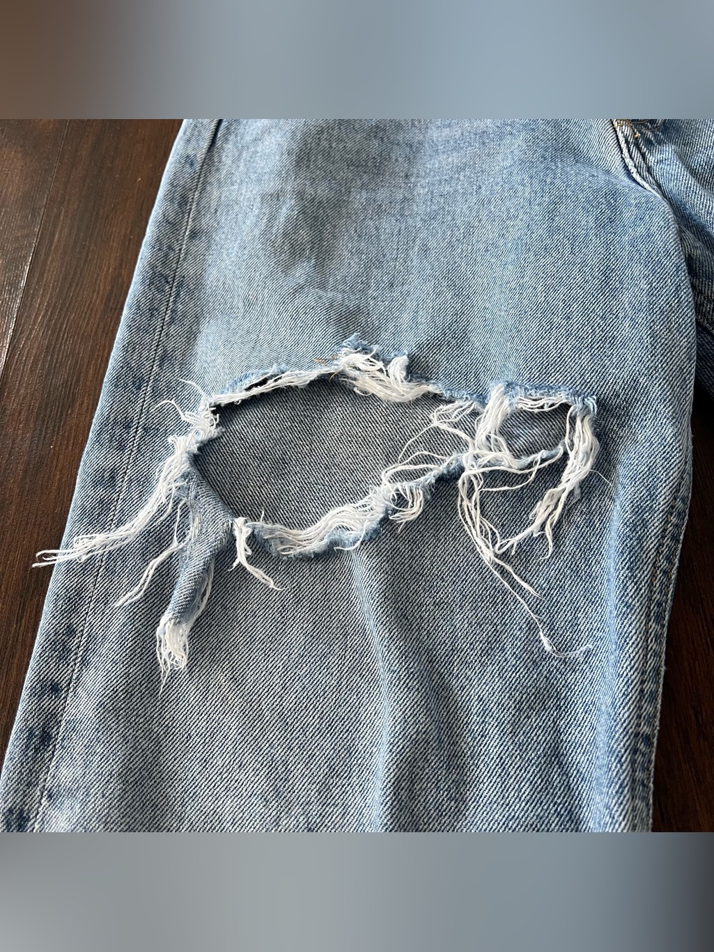 Agolde 90’s Crop High Rise Straight Leg Jeans Light Wash Distressed Size 24 — image 8 of 8